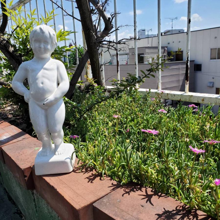 陶器 小便小僧 置物 外寸 全高30.5cm×幅12.5cm×奥行8cm : 今戸屋建材