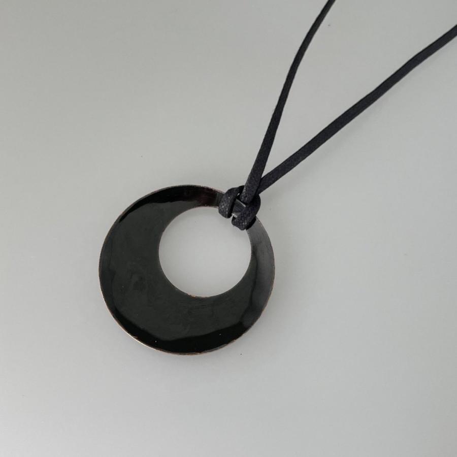 七宝焼アクセサリー 紐付きペンダント 銀箔 赤系 : 七宝工房くじゃく