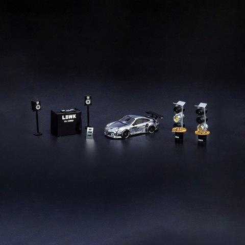 INNO64 DIO64-001 LBWK オートサロン ジオラマ 997 LBWK Chrome(右