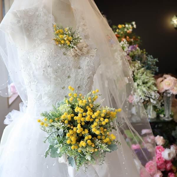 misuzu113 ミモザナチュラルクラッチブーケ ブートニアのセット