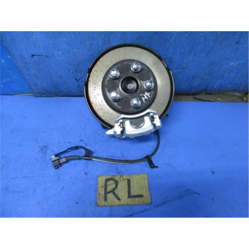 トヨタ 純正 ヤリスクロス 《 MXPJ10 》 左リアナックルハブ P70200