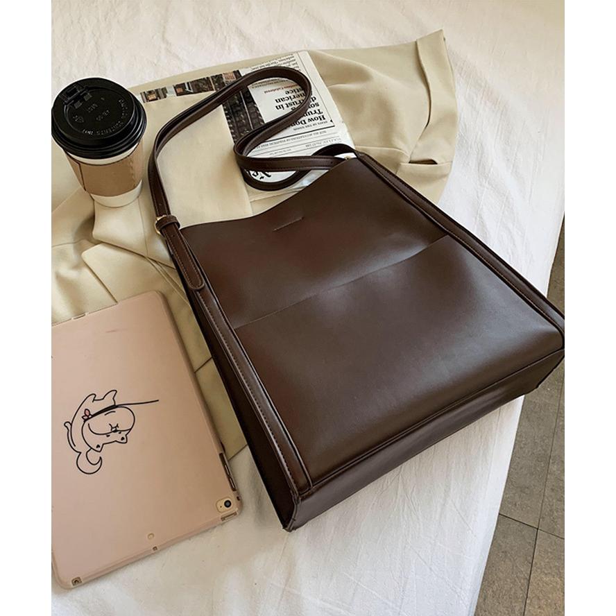 グーポン利用で10％OFF】スクエアショルダーバッグ 大容量トートバッグ