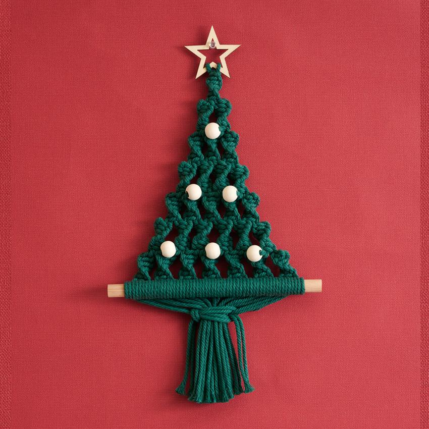 マクラメで作る 星がきらめくクリスマスツリー エバーグリーン 33×25cm