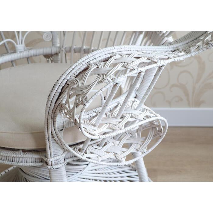 籐編み ピーコックチェア ホワイト ラタン チェア ディスプレイ