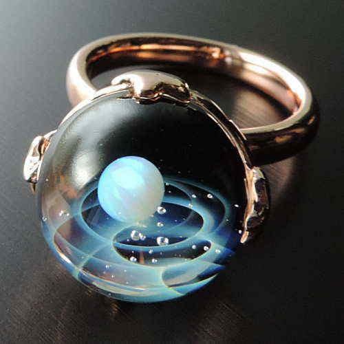 1点物 オリジナル ホワイトオパール入り 宇宙ガラスリング ピンク