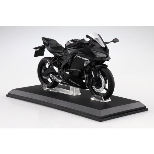 1/12 完成品バイク KAWASAKI Ninja ZX-25R メタリックスパークブラック
