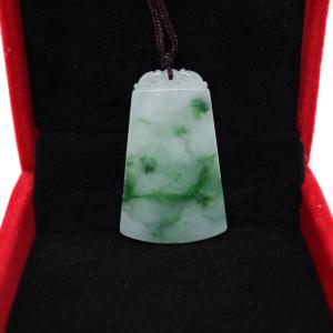 お守り 立像 観音菩薩 ミャンマー天然翡翠 ジェイダイト ヒスイ