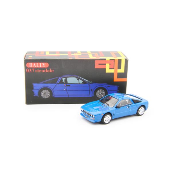 LAUDORACING 1/64 ランチア 037 ラリー ストラダーレ 1982 ブルー