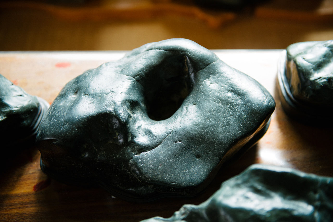 神居古潭石とは – 神居古潭石 吉田三郎コレクション