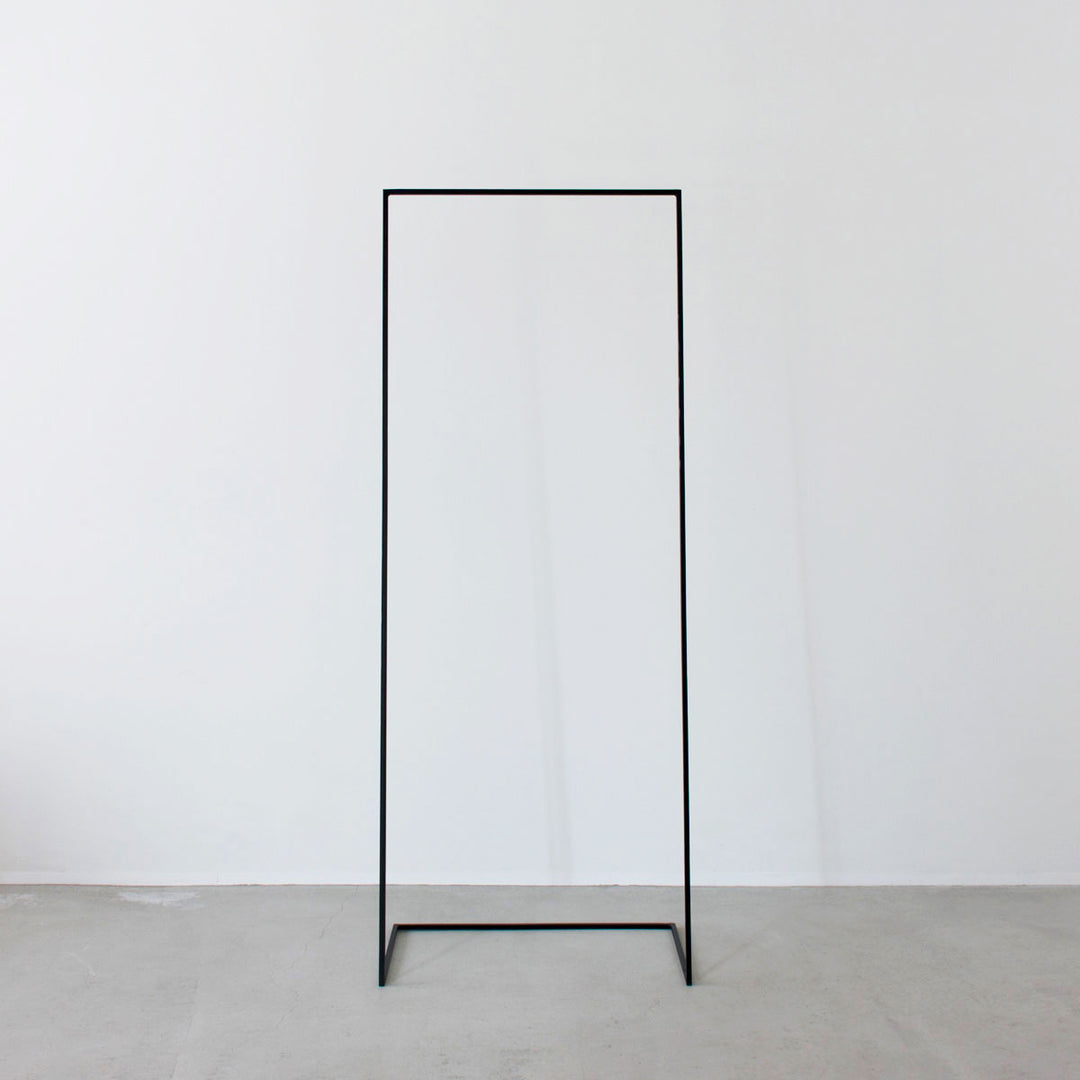 ミニマル アート ハンガーラック – KANADEMONO