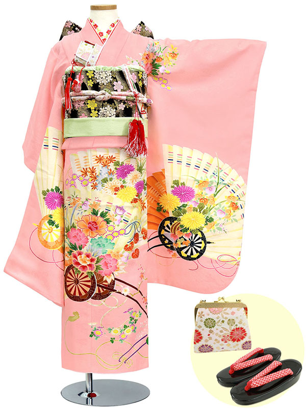 ピンク地に花車と花扇の着物（黒帯にグリーン）／七五三・七歳女の子