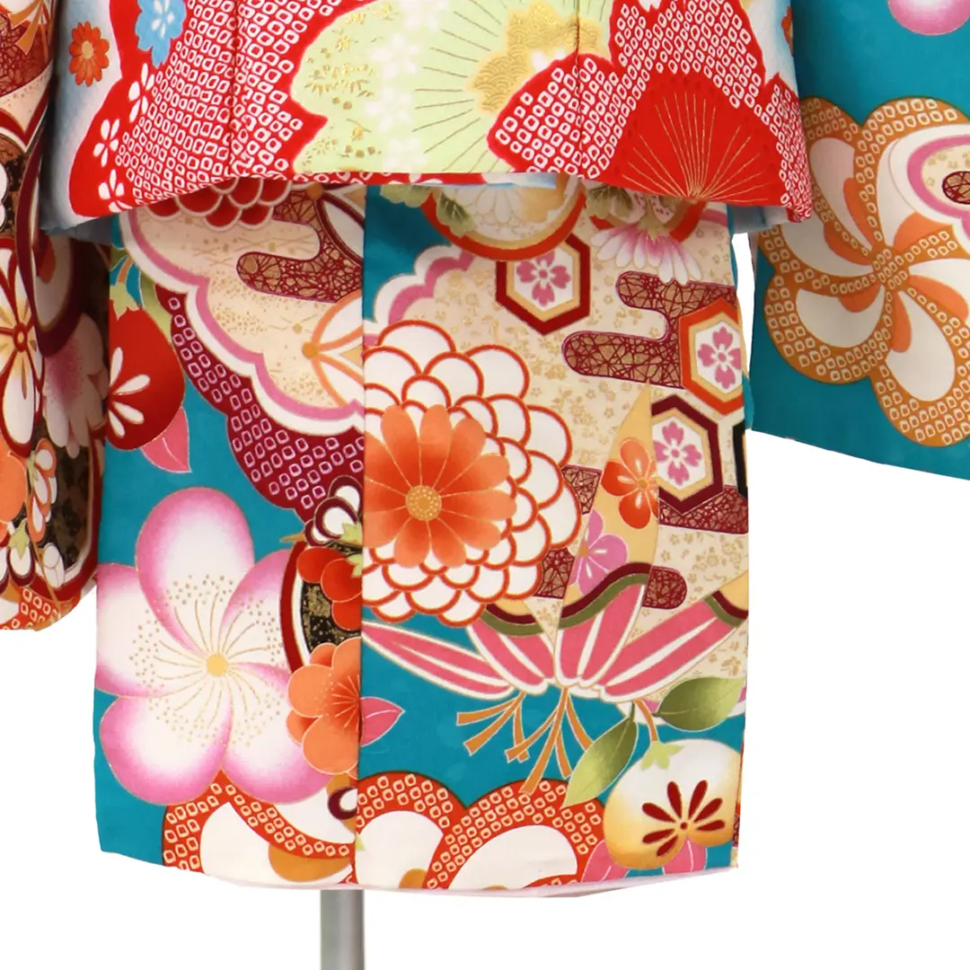 ターコイズブルーに四季花と七宝、水色の被布コートセット／七五三・三