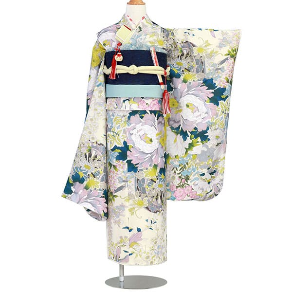 PR+》白地に藤色の牡丹と花車の着物／七五三・七歳女の子 | 宅配着物