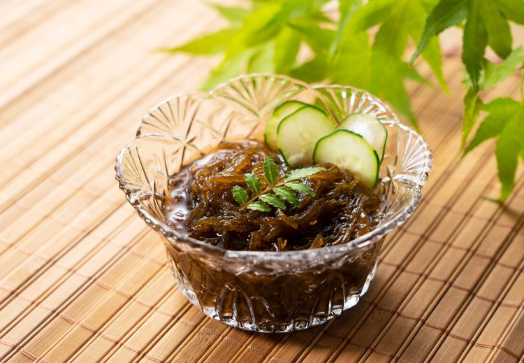 もずく酢は手作りがおすすめ！生姜が効いたさっぱり副菜