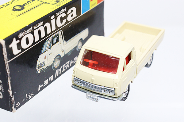 ミニカーショップ ケンボックス トミカ 黒箱☆24☆トヨタハイエース