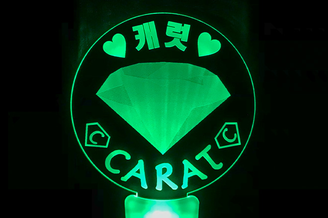 ダイヤモンドが光り輝くアクリルペンライト｜オリジナルグッズ製作