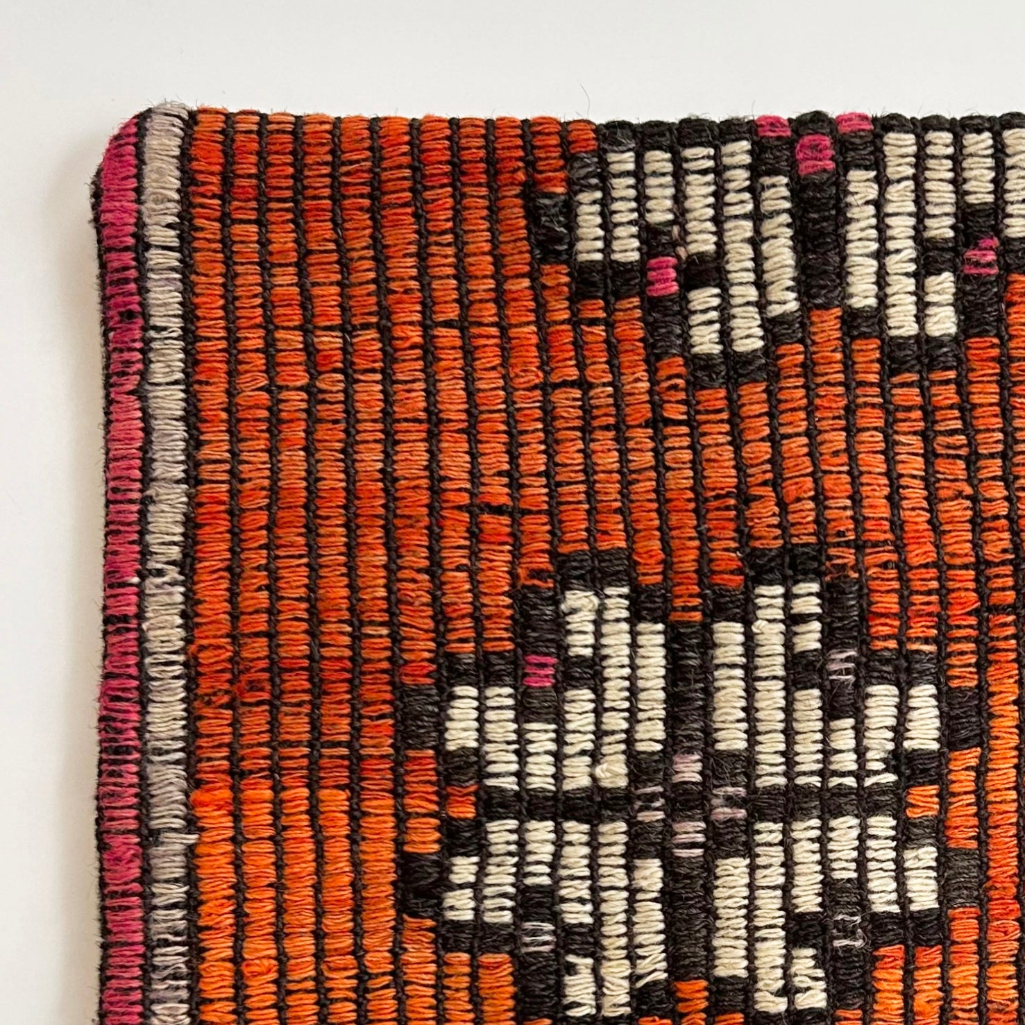 オールドキリム キリムクッションカバー 35×35㎝ (C-11196) – キリム屋