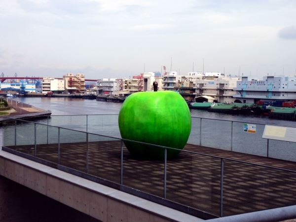 兵庫県立美術館「青いりんご」 - とも姐の神戸散歩