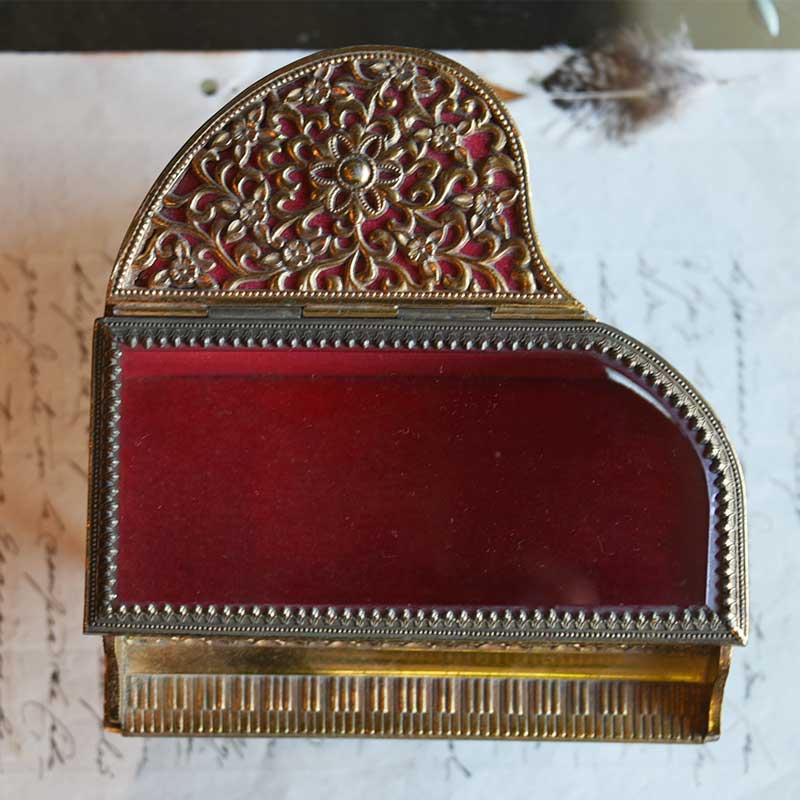 オルゴール付き ピアノモチーフジュエリーボックス /OBJ-128 – 神戸