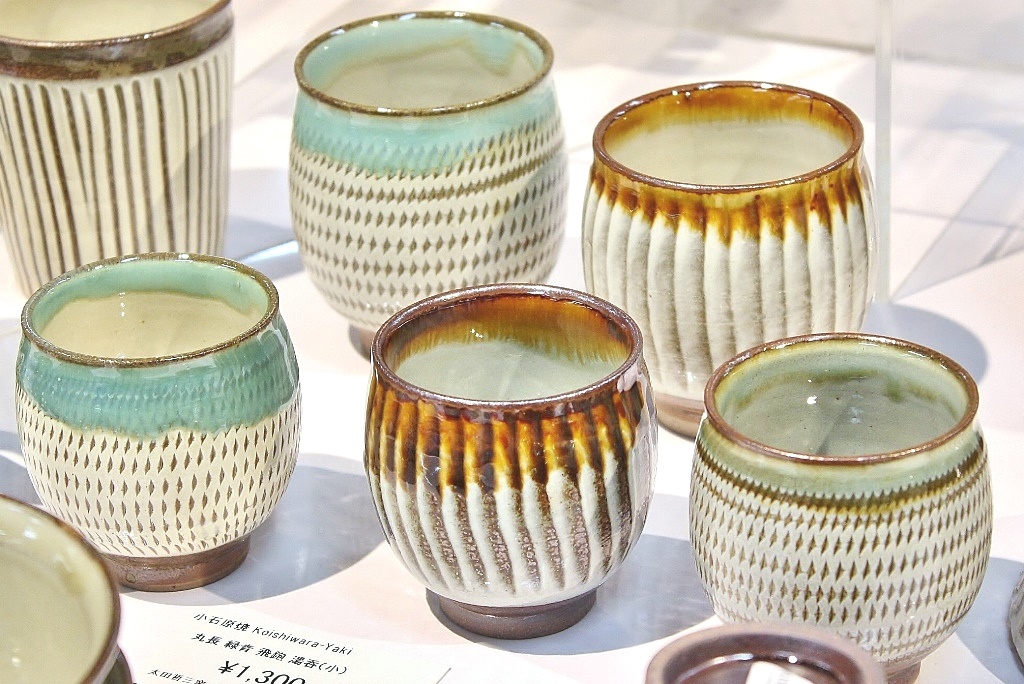 点と点が形作る素朴で愛着のある小石原焼 | 伝統工芸 青山スクエア