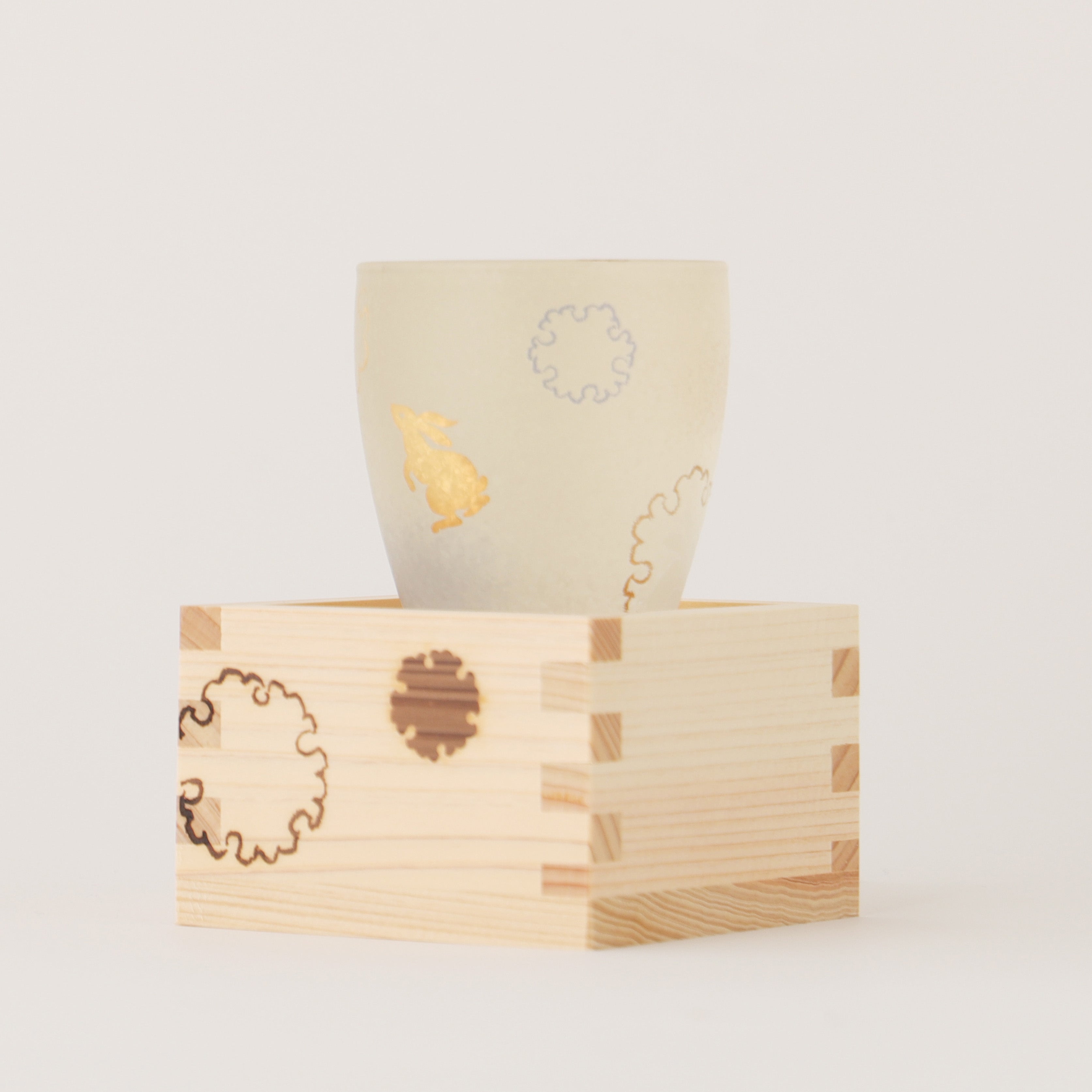 雪輪に兎が戯れる枡酒グラスセット | の酒器・グラス | クラフト酒