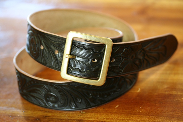 カービングレザーベルトLBT147 - LEATHERWOLF レザーアイテム 革細工