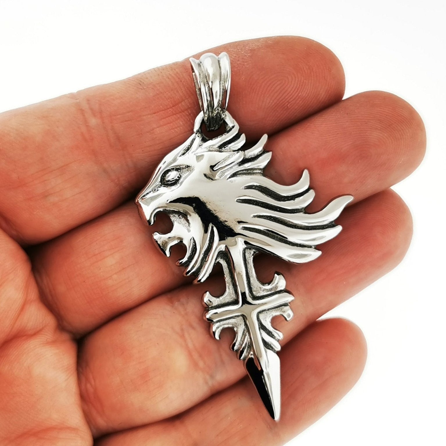 Medium Final Fantasy 8 Squall Griever Pendant – Le Dragon Argenté