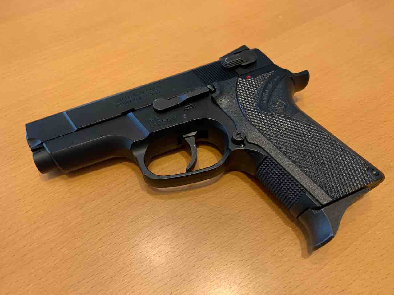 ウエスタンアームズ S&W ショーティ.40 : 気ままにエアガンレビュー