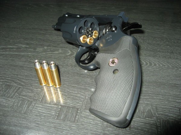 東京マルイ コルトパイソン リアルカート化 : Livinggoods