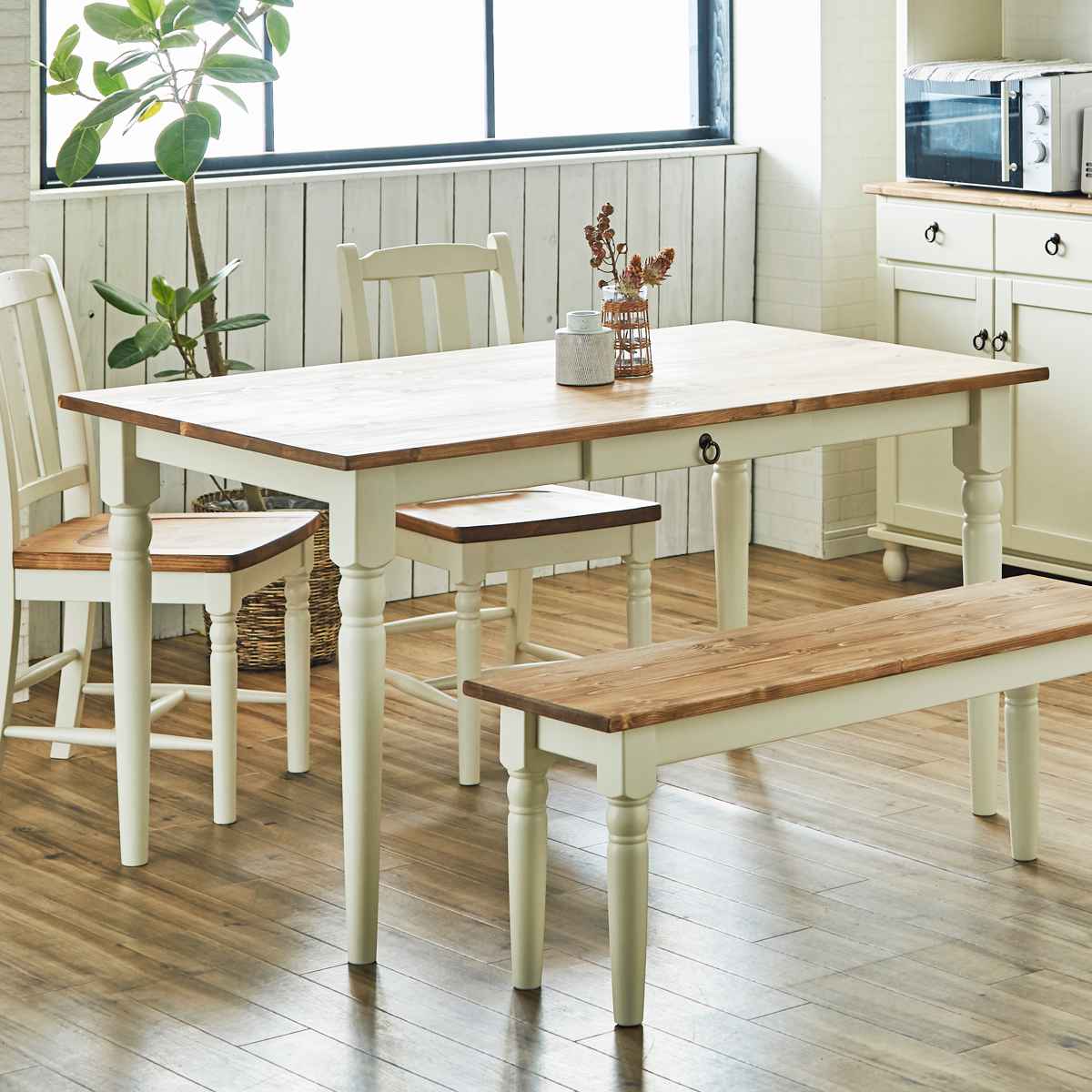 ダイニングテーブル 4人掛け 幅135cm 天然木 カントリー調 （ 四人掛け