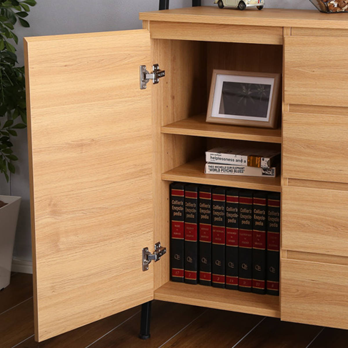 チェストラック 幅82.5cm ヴィンテージ調 片開き扉 チェスト 4段