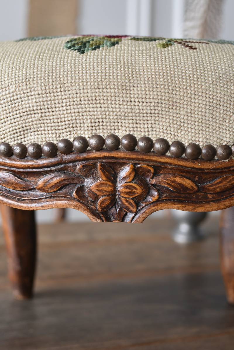 フランスアンティーク家具 フットスツール.プチポワン2 ディスプレイ