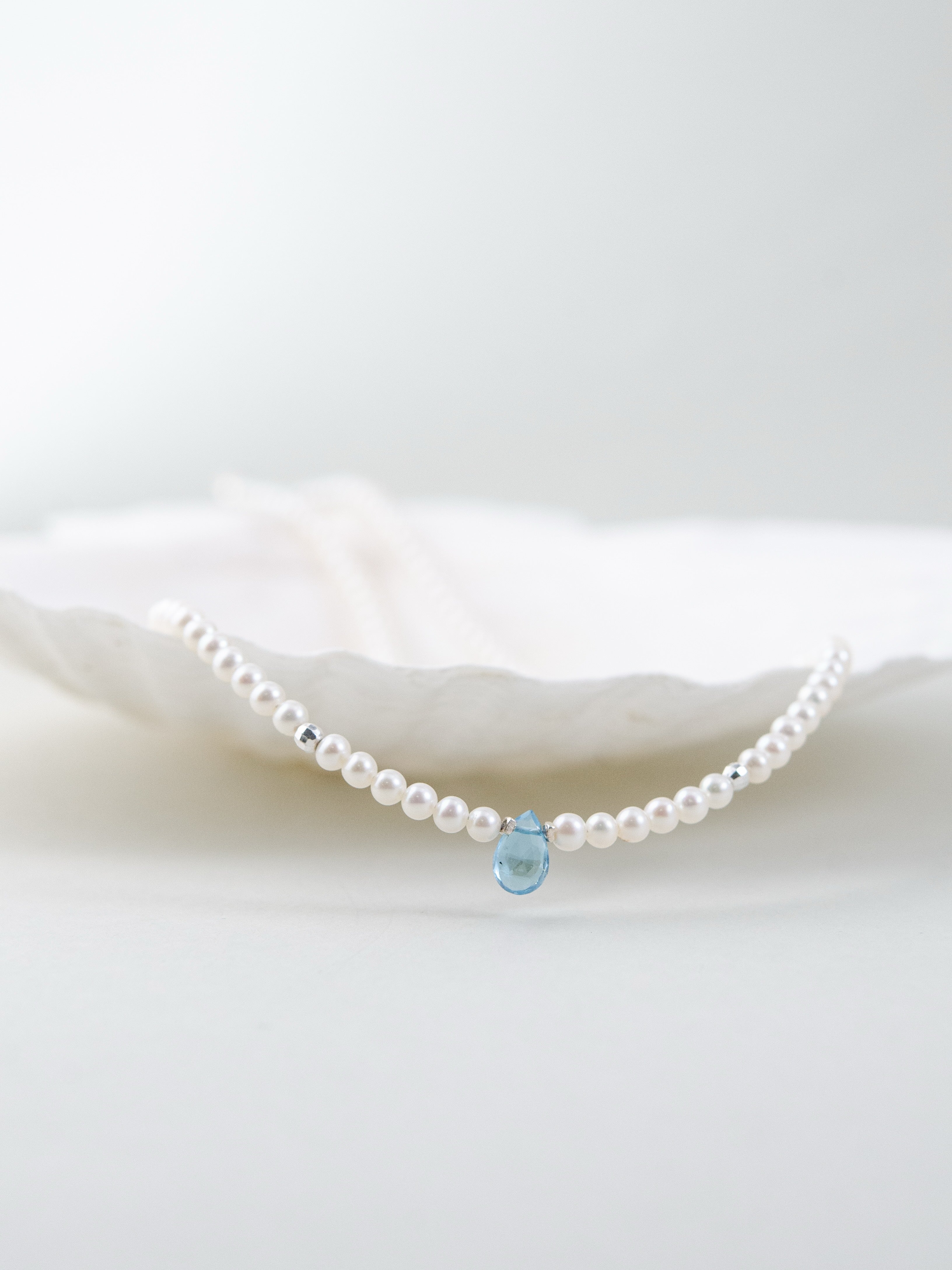 ブルートパーズ & 淡水パール ネックレス - 【清らかな一滴】小粒
