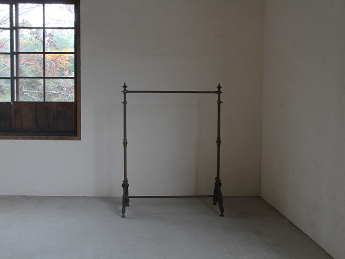 イギリス アンティーク 重厚なハンガーラック | MANSIKKA