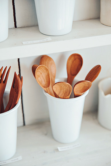 木工デザイナー三谷龍二さんの、美しい木のうつわに出合う