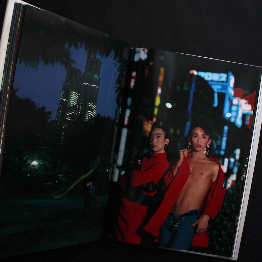 Tokyo 未来世紀（Signed） - 篠山 紀信 / Kishin Shinoyama