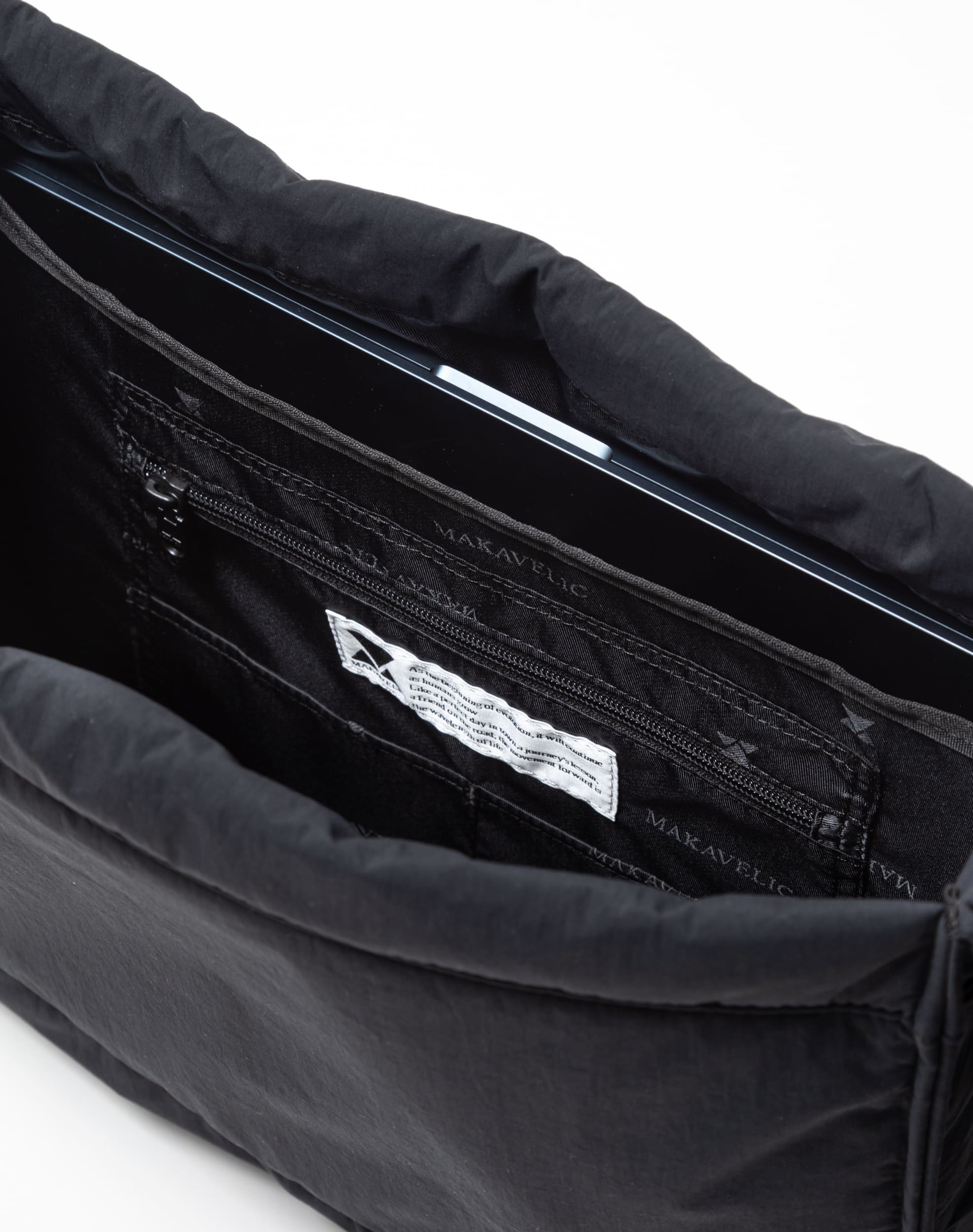 BUZZ UTILITY MESSENGER BAG商品ページ | MAKAVELIC OFFICIAL ONLINE STORE