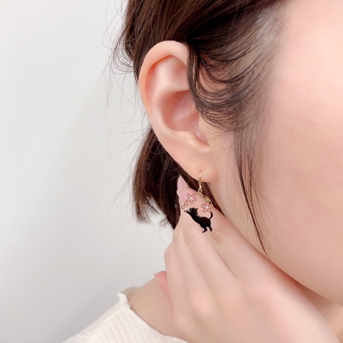 ピアス フック 和風 猫 桜 | ピアス,ピアス,和風 | Mignon de Bijoux