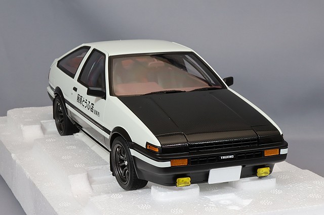 オートアート 1/18 トヨタ スプリンター トレノ (AE86) 頭文字D