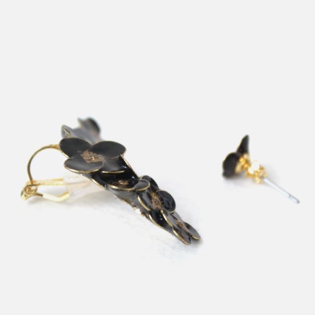 漆花 しだれ咲 黒 ピアス | 衣,アクセサリー | IKUNAS