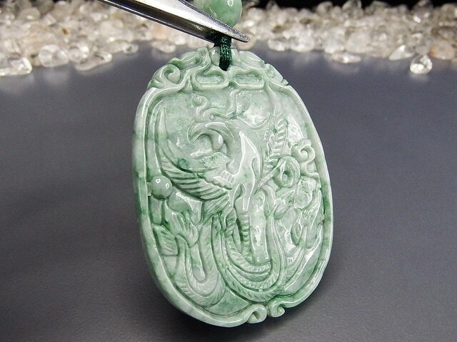 鳳凰彫り良質ひすい本翡翠天然石ネックレス高貴女王護符石街 | 彫り物