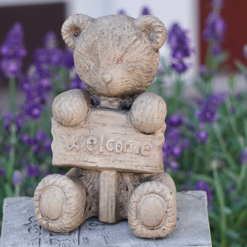 Welcomeボードのくまさんブラウン