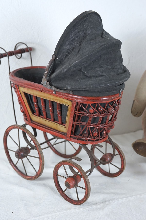 フランスアンティーク1900年代頃のドール用乳母車アイアンと木製 gt