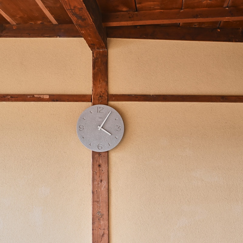 珪藻土の時計 (掻き落とし仕上げ) - CASA - レムノス オンラインストア