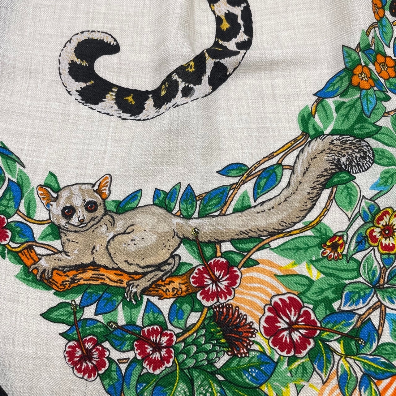 エルメス トライアングル ジェアン ジャングルラブ カシミアシルク