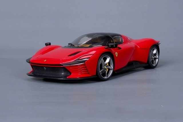 新品 18-16912R ブラーゴ 1/18 フェラーリ デイトナ SP3 (クローズ