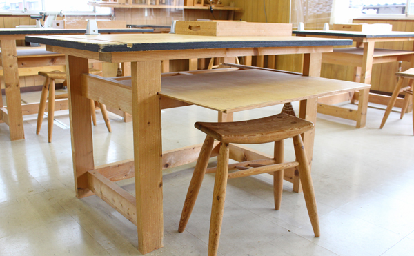 シンプルで頑丈！組立式の作業テーブル | 木工教室ブログ