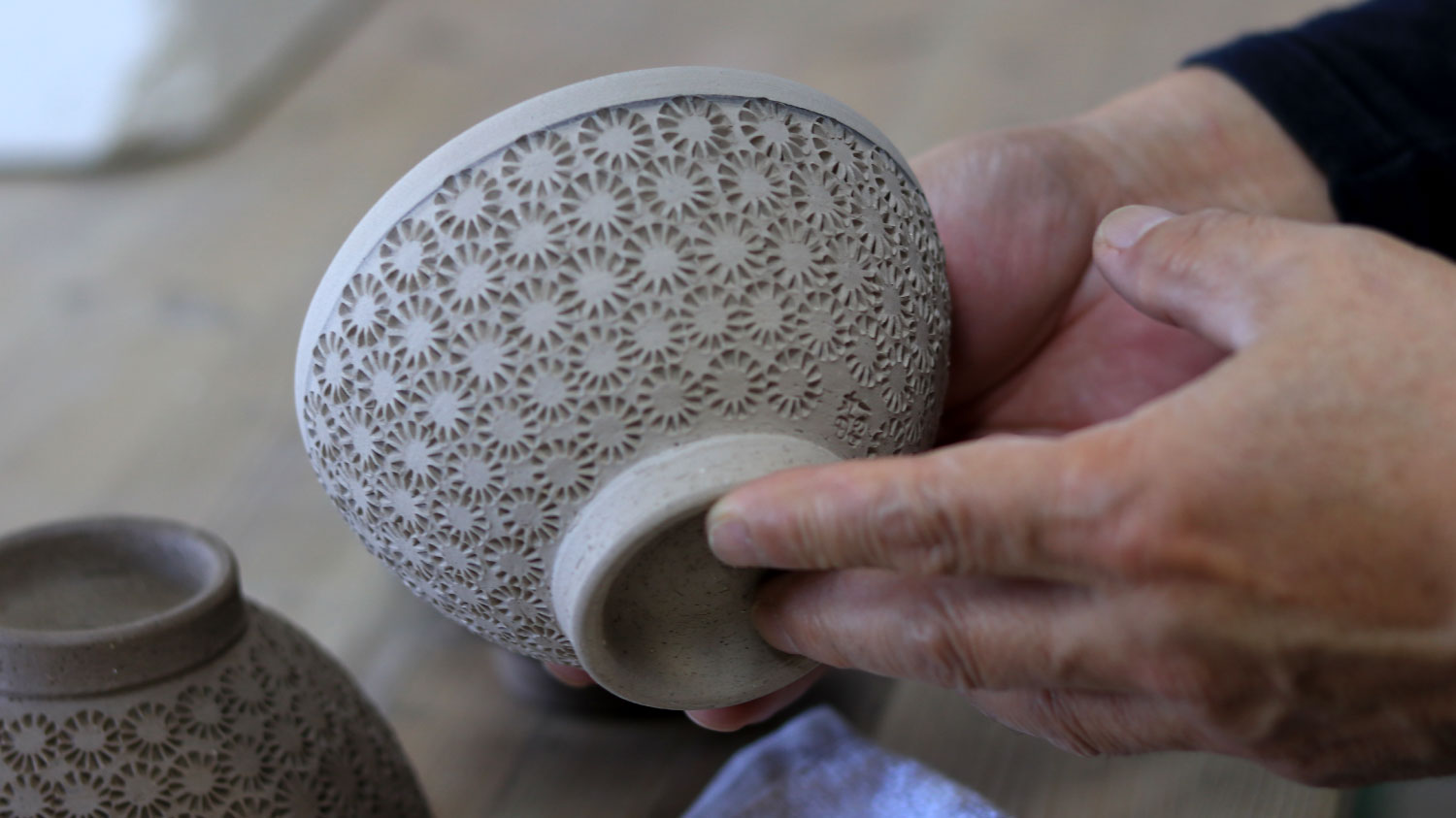 独自の「三島手」技法 | 丸田窯