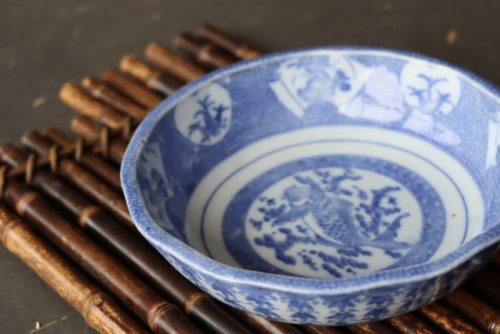 北陸富山の器屋⭐︎✨染付 印判手 鯉文 の鉢をご紹介します✨｜新原美術