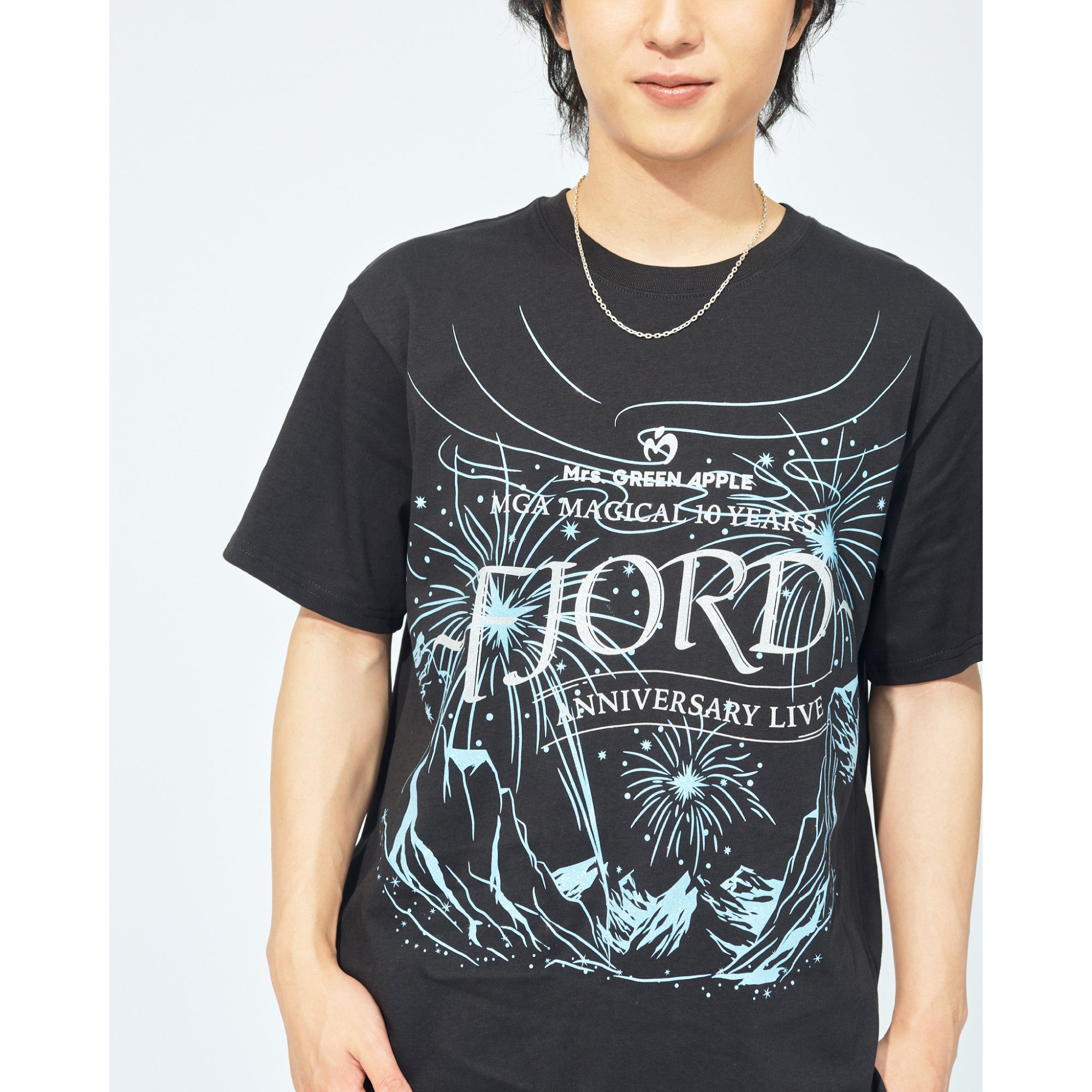 FJORD グリッターロゴTシャツ / ブラック – Mrs. GREEN APPLE OFFICIAL